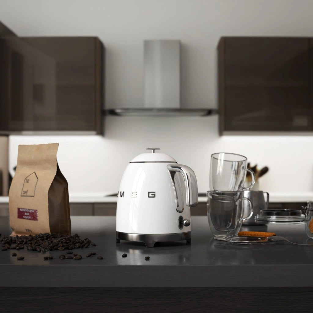Mini fierbător electric SMEG KLF05WHEU, stil anii '50, 1400 W, 800 ml, alb