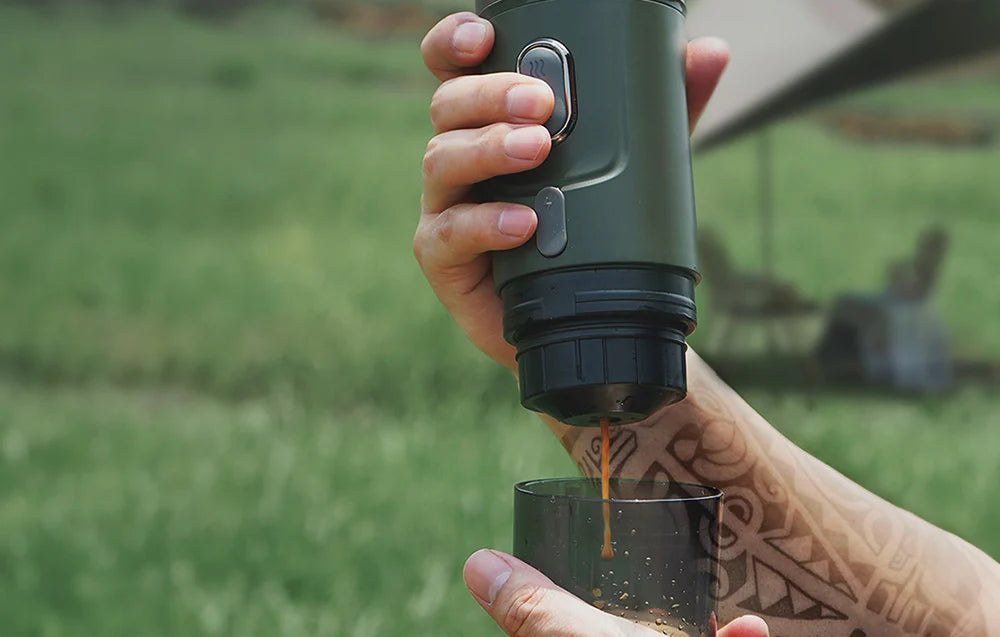 Cafetieră portabilă 3 în 1 HiBREW H4B-GN cu adaptor și geantă de transport, 80 W, 15 bar, Verde închis