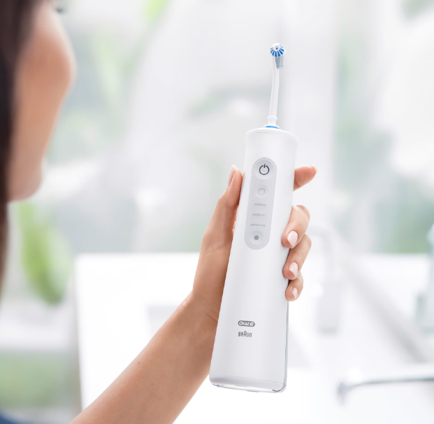 Iritator dentar Oral-B AquaCare Pro Expert Series 6, alb