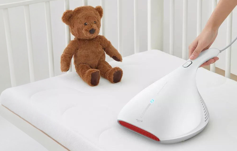 Aspirator de mână Deerma, CM800, 450W, anti-acarieni, lumină UV, 13000Pa, alb