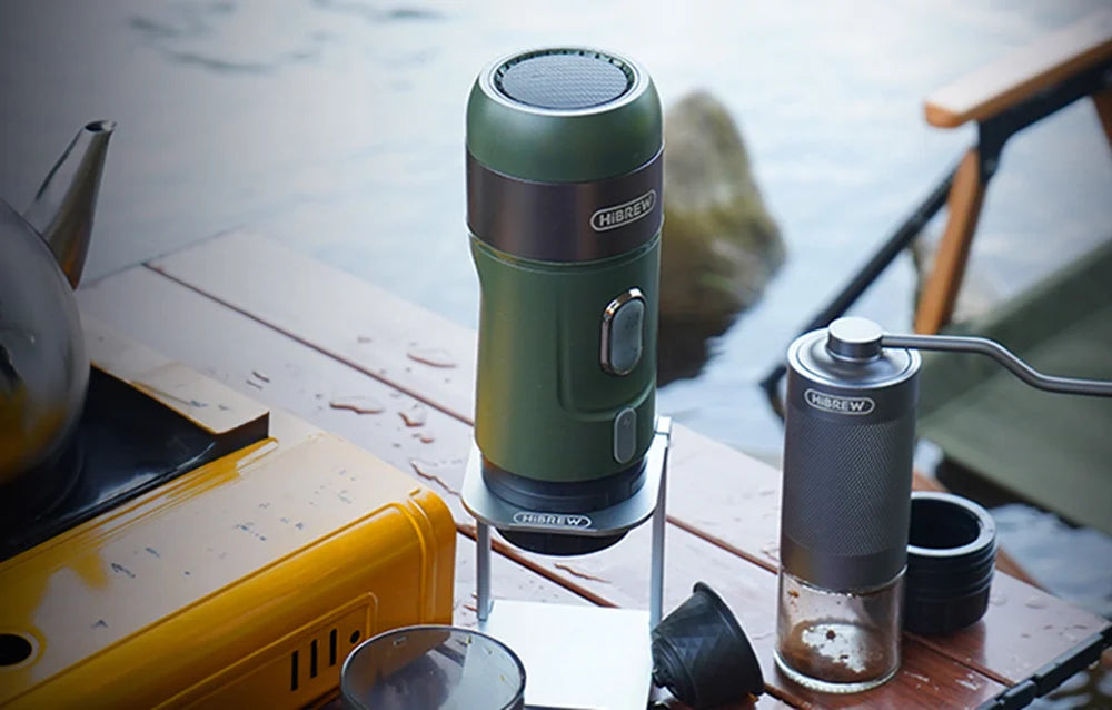 Cafetieră portabilă 3 în 1 HiBREW H4B-GN cu adaptor și geantă de transport, 80 W, 15 bar, Verde închis