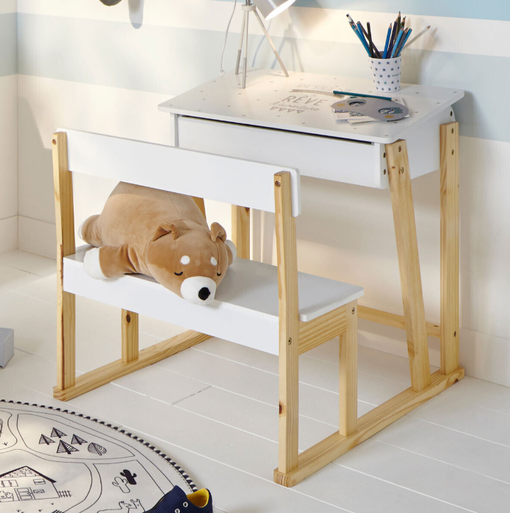 Atmosfera biroului pentru copii, Lemn