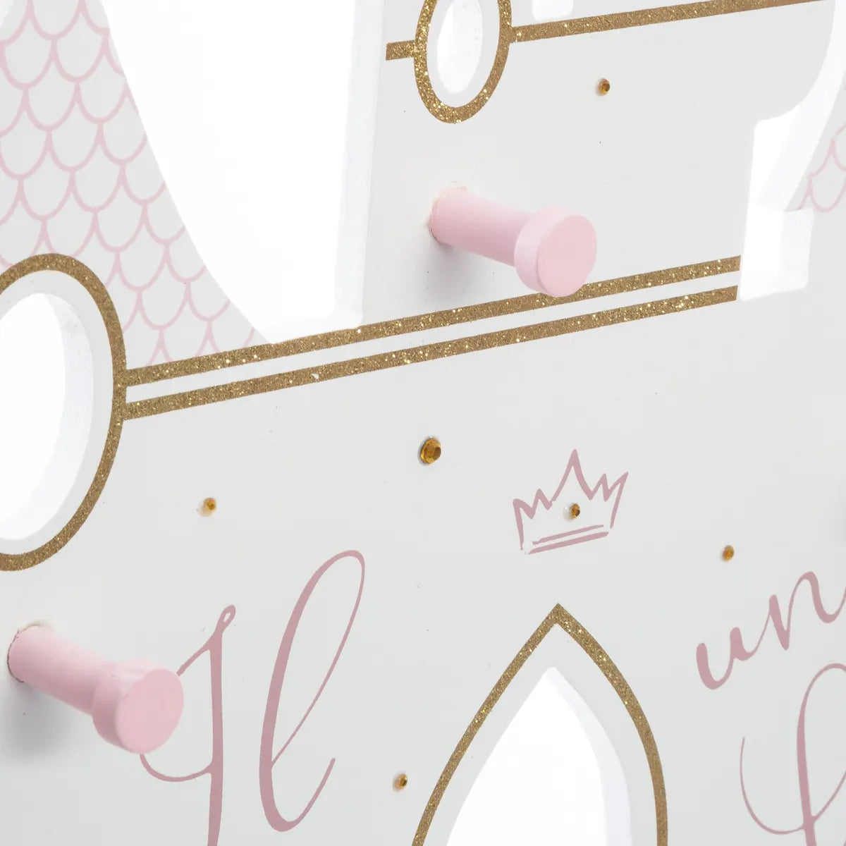 Atmosferă de castel cu cuier pentru copii