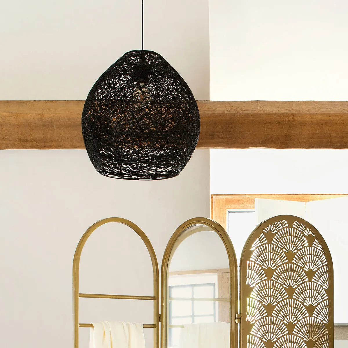 Lampă suspendată Atmosphere Mona, 34 cm, neagră