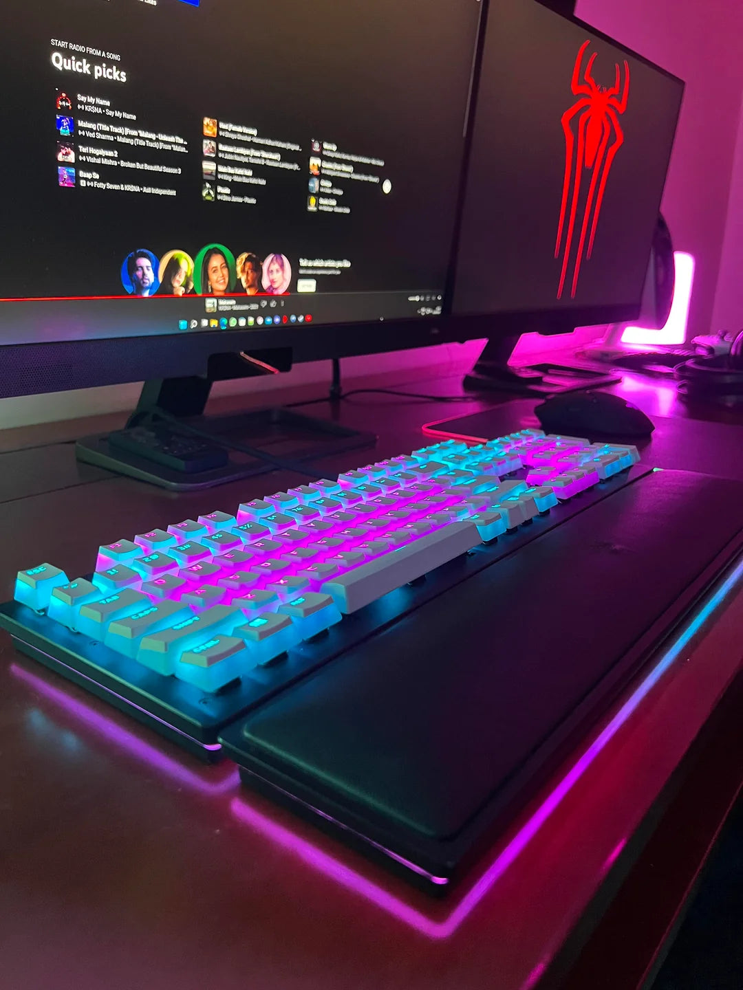 Tastatură de gaming Razer BlackWidow V3 Roblox Edition, switch-uri optice verzi