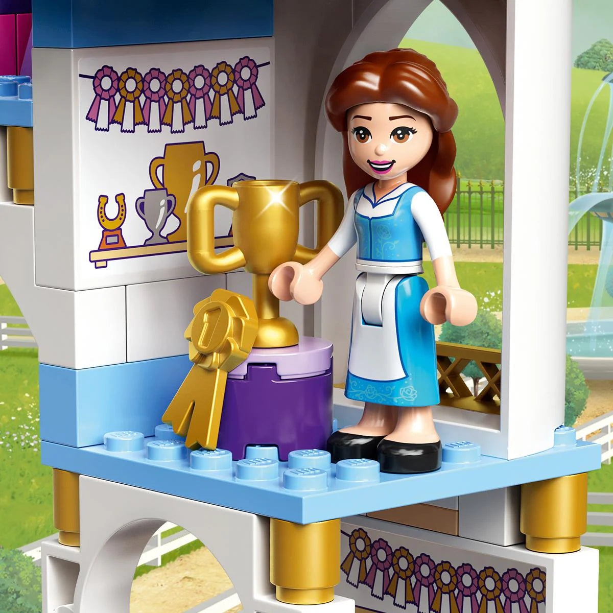 LEGO® Disney Princess - Grajdurile regale ale Bellei și Rapunzel 43195, 239 de piese