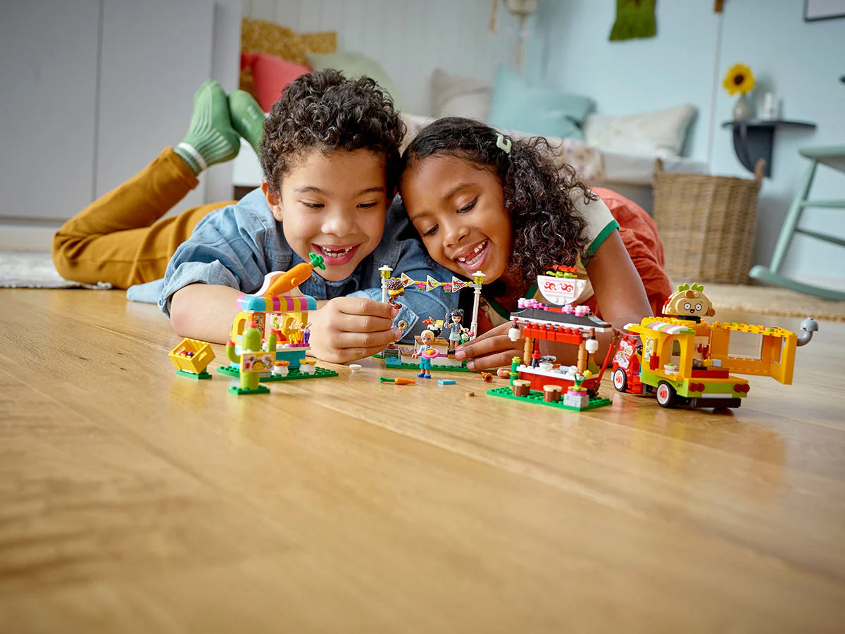 LEGO® Friends - Piața alimentară stradală 41701, 592 de piese