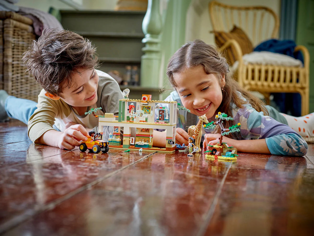 LEGO® Friends - Centrul de salvare a vieții sălbatice al Miei 41717, 430 de piese