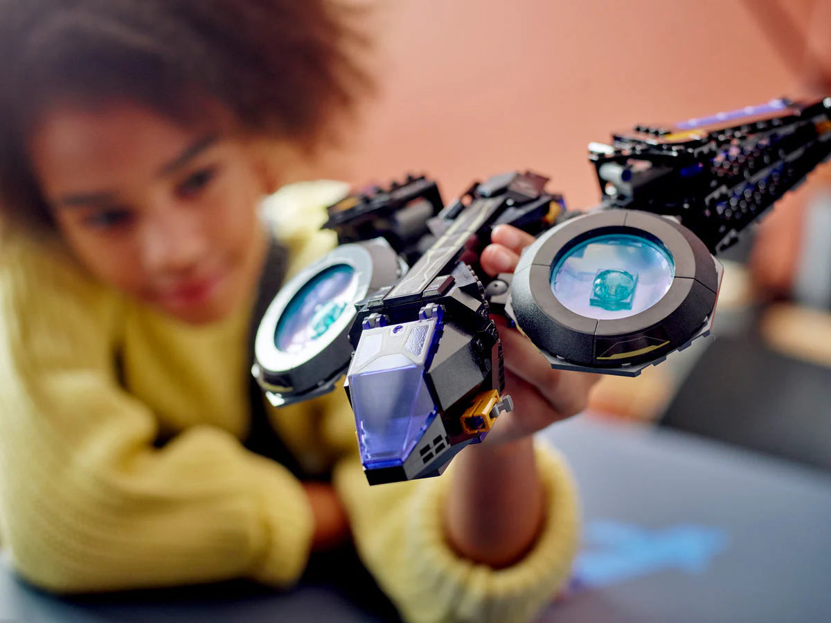 LEGO® Super Heroes - Pasărea soarelui a lui Shuri 76211, 355 de piese