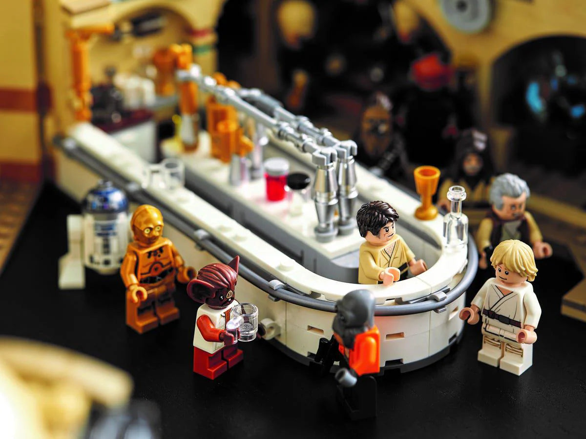 LEGO® Star Wars - Cantina Mos Eisley 75290, 3187 piese