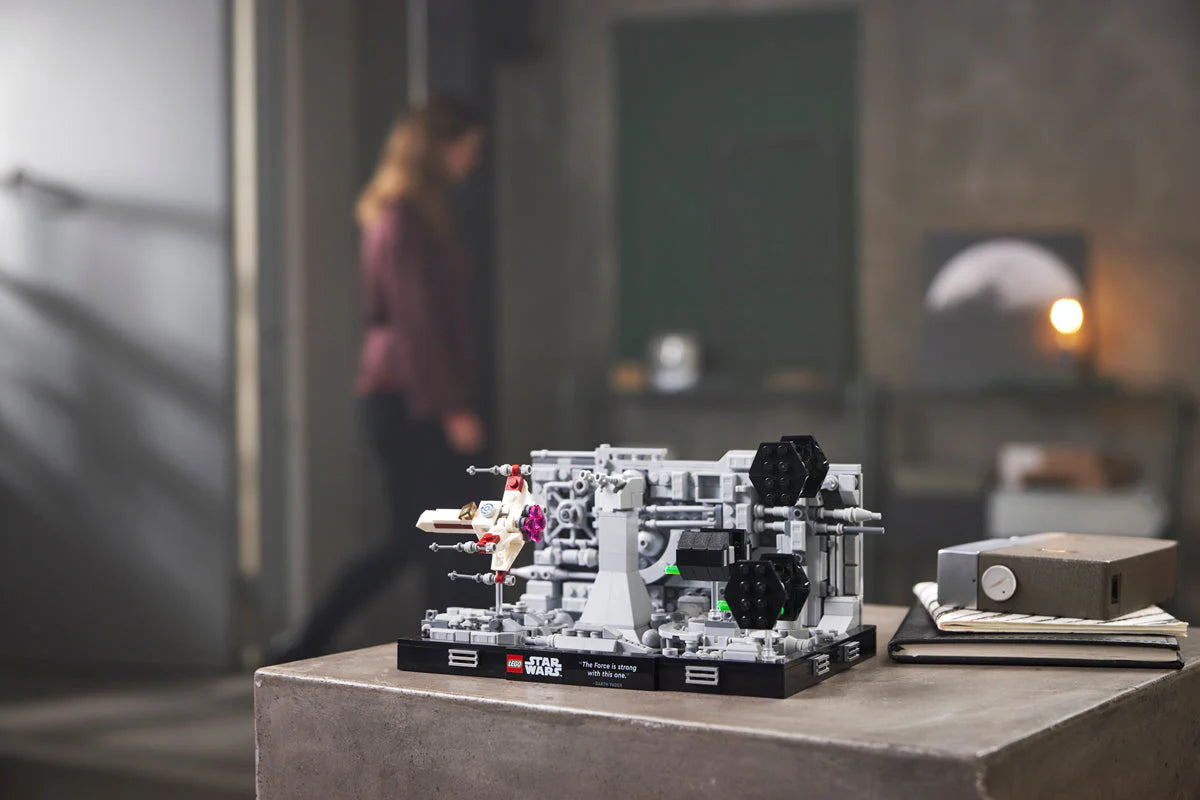 LEGO® Star Wars™ - Diorama Zbor cu Puțul Steaua Morții™ 75329, 665 de piese