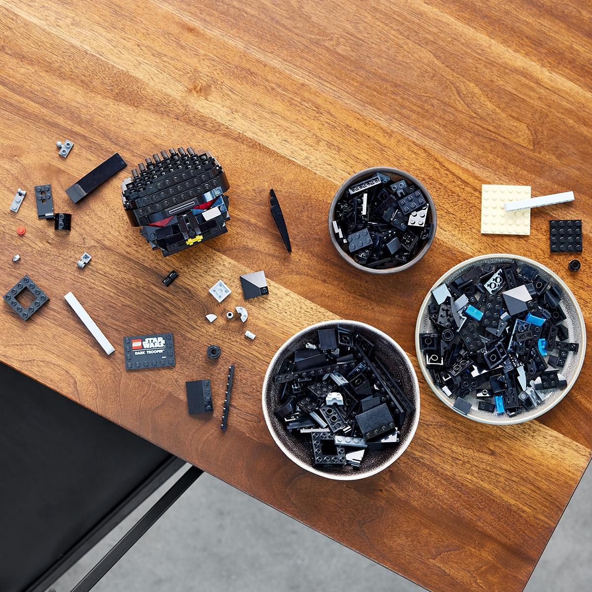 LEGO® Star Wars™ 75343 Cască Soldatul Întunecat™