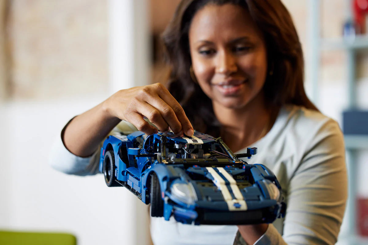 LEGO® Technic - Ford GT 2022 42154, 1466 de piese