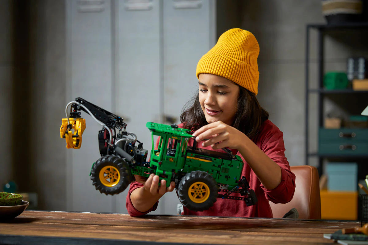 LEGO® Technic - Tractor John Deere 948L-II 42157, 1492 piese