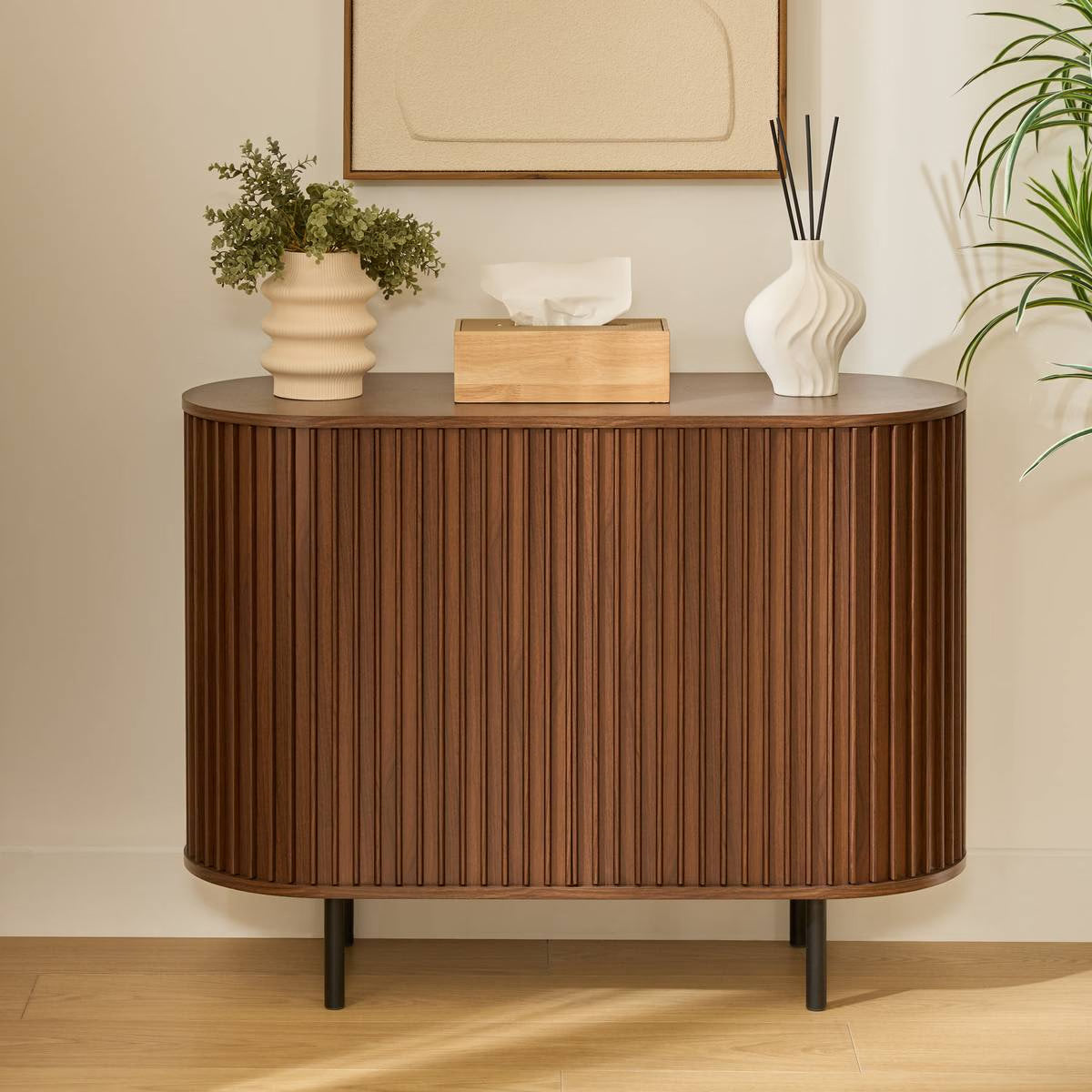 Comodă atmosphera Alcove, aspect de nuc, 2 uși glisante, 100 cm