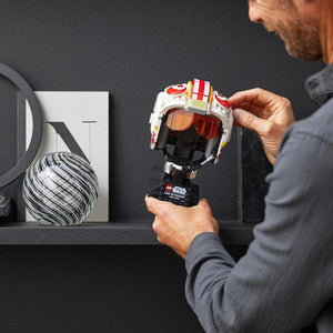 LEGO® Star Wars - Casca lui Luke Skywalker (Red Five) 75327, 675 de piese