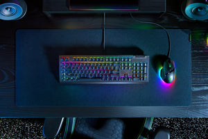 Tastatură de gaming BlackWidow V4 X Green, cu comutatoare optice, negru