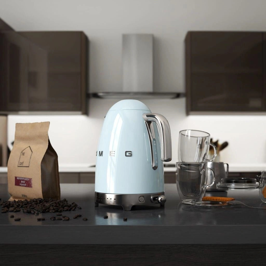 Fierbător electric Smeg KLF04PBEU, stil anii '50, 2400 W, 1,7 l / Albastru pastel