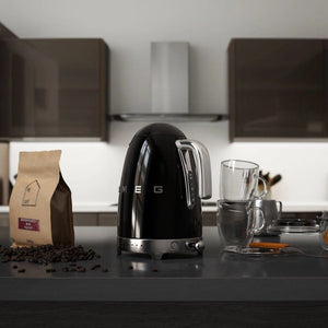 Fierbător electric Smeg KLF04BLEU Schwarz, stil anii 50, 2400 W, 1,7 l, negru