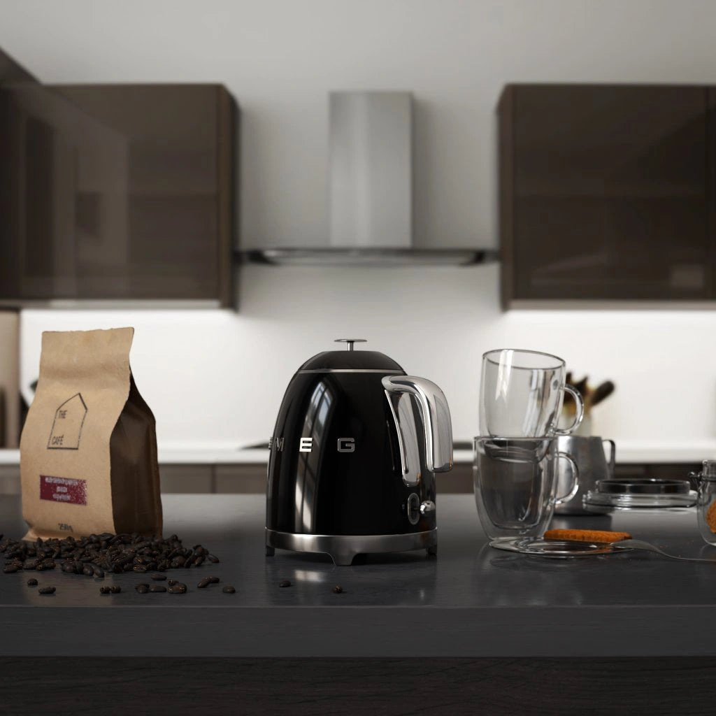 Mini fierbător electric SMEG KLF05BLEU, stil anii '50, 1400 W, 800 ml, negru