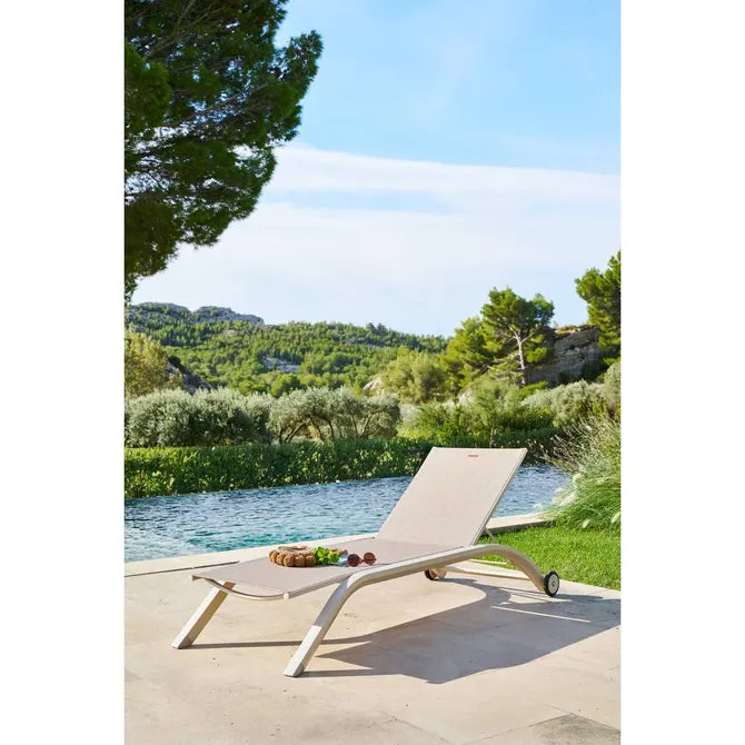 Шезлонг с колелца Hesperide Jimani, Алуминий, 77 cm, Звезден анасон/Глина