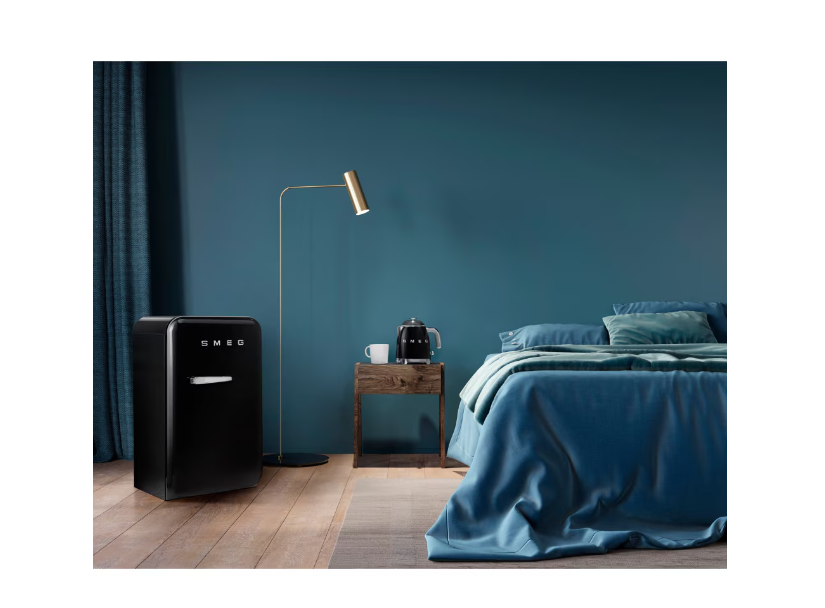 Mini fierbător electric SMEG KLF05BLEU, stil anii '50, 1400 W, 800 ml, negru