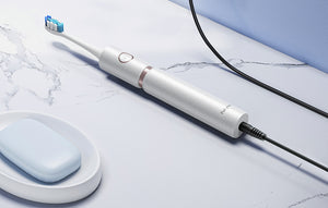 Periuță de dinți electrică cu ultrasunete FairyWill FW-P11 cu 8 accesorii și husă, albă