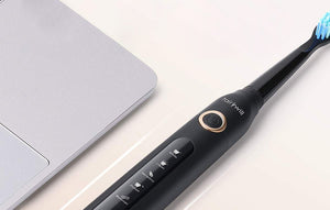 Set de periuțe de dinți electrice cu ultrasunete FairyWill FW-507 cu 8 capete de periuță și husă, 5 moduri, negru/alb