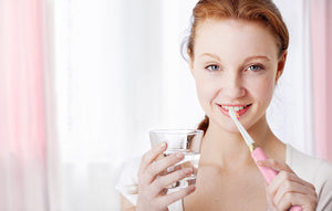 Periuță de dinți electrică cu ultrasunete FairyWill FW-508 cu 8 rezerve și husă, roz