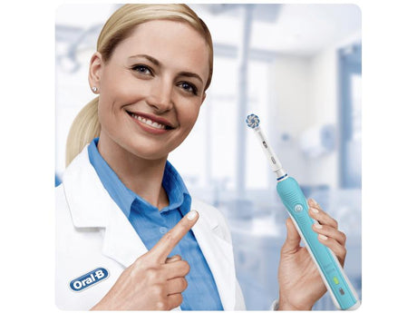 Periuță de dinți electrică Oral-B PRO 700 Sensi Clean 157786, Alb și Albastru