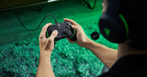 Controler Razer Wolverine V2 pentru Xbox Series X, Negru