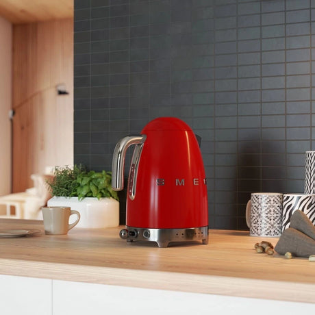 Fierbător electric Smeg KLF04RDEU, 2400W, 1,7 l, Roșu