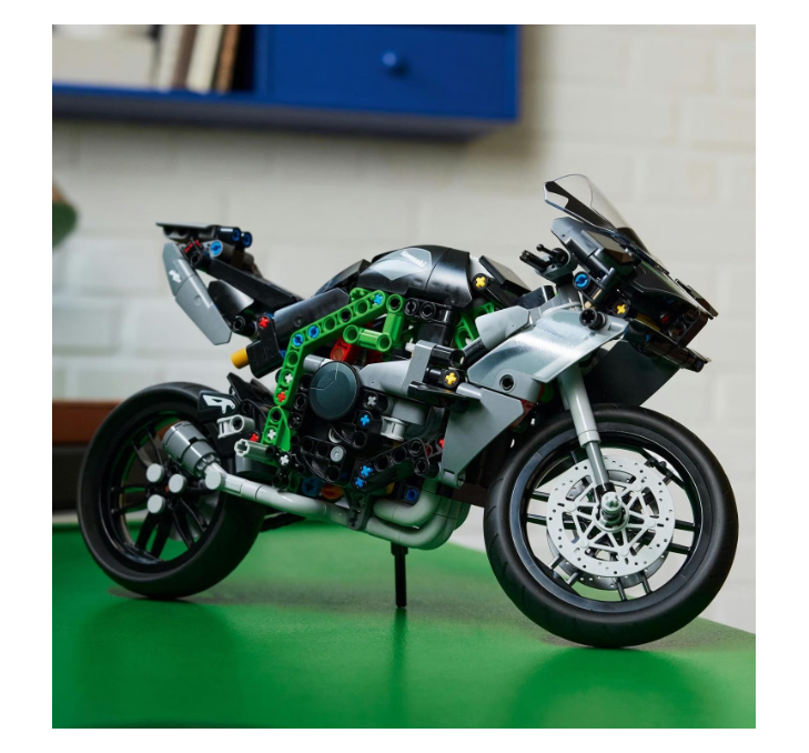LEGO® Technic - Motocicletă Kawasaki Ninja H2R 42170, 643 de piese