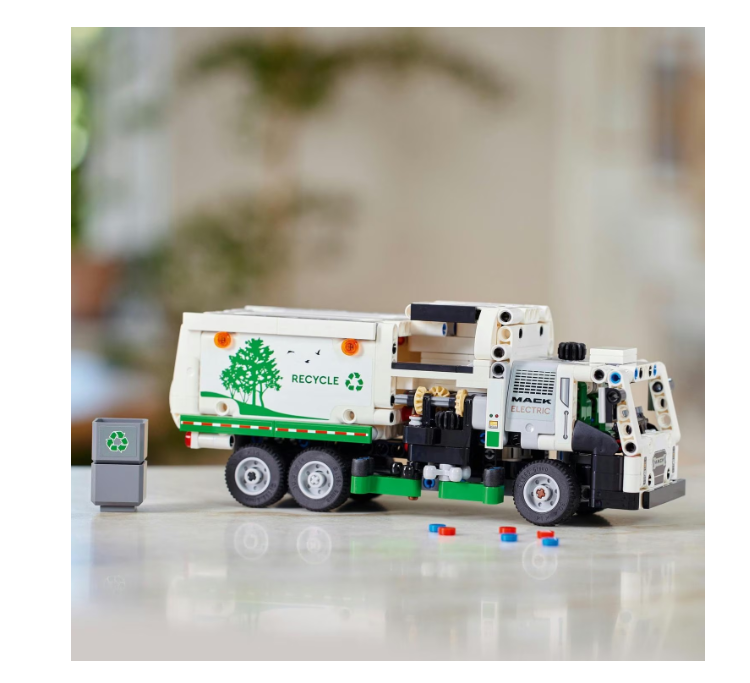 LEGO® Technic - Mack® LR Mașină de gunoi electrică 42167, 503 piese