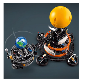 LEGO® Technic - Planeta Pământ și Luna pe orbită 42179, 526 de piese