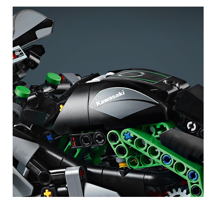 LEGO® Technic - Motocicletă Kawasaki Ninja H2R 42170, 643 de piese