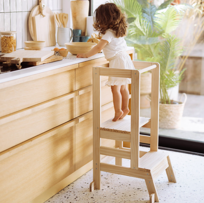 Turn de observație pentru copii cu atmosferă Montessori, Lea, Wood