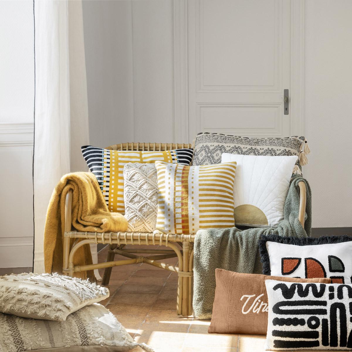 Pernă decorativă Atmosphera Summer, 40x40 cm, bej