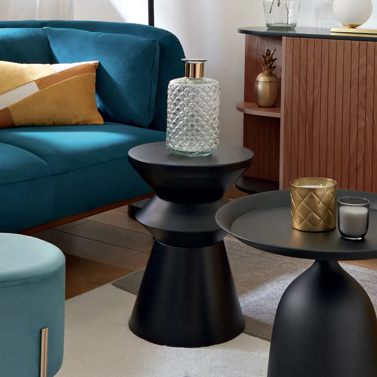 Masă laterală Atmosphera Sohan, Totem design