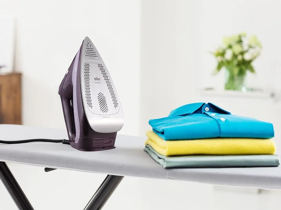 Fier de călcat cu abur Braun TexStyle 7 SI7181VI, 3100W, 300ml, talpă FreeGlide 3D ElxoalPlus, anti-picurare, mod iCare, autocurățare, oprire automată, violet