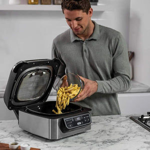 Friteuză cu aer cald Ninja AG301EU, 1750W, 5 funcții de gătit adaptive, gri/negru