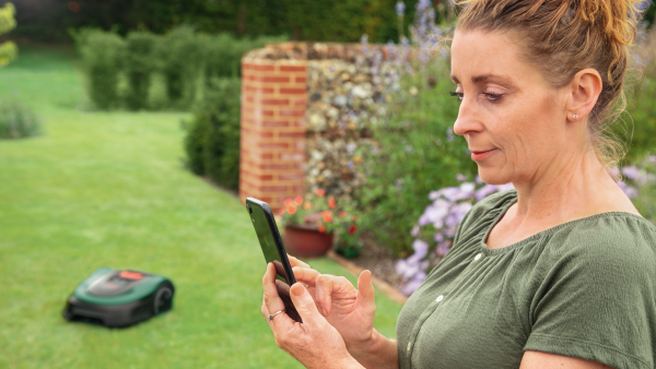 Mașină de tuns iarba robotizată Bosch, Indego S+ 500, 18 V, 500 m2, Verde/Negru