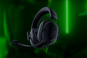 Căști de gaming Razer BlackSharkV2 SE + placă de sunet USB, negre