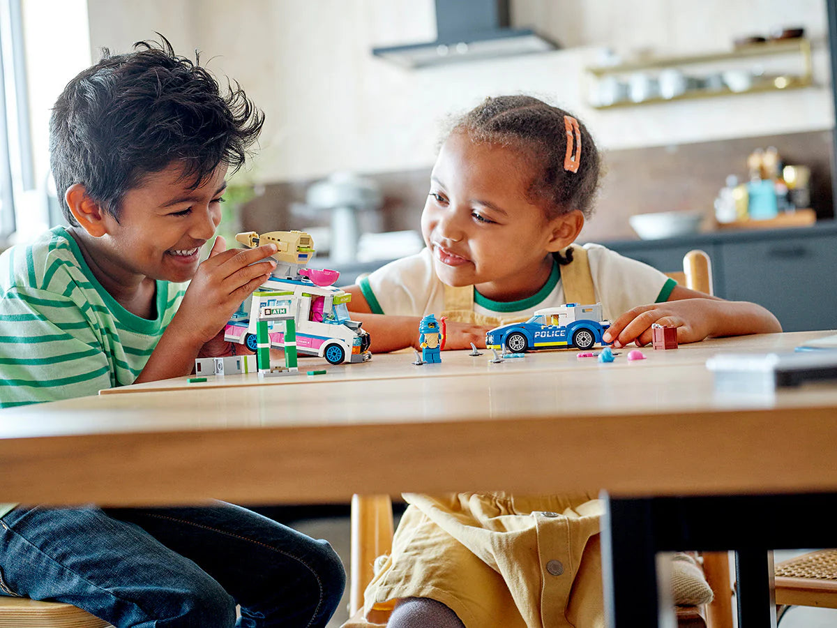 LEGO® City - Urmărirea poliției cu duba înghețatei 60314, 317 piese