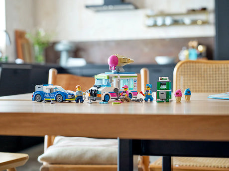 LEGO® City - Urmărirea poliției cu duba înghețatei 60314, 317 piese