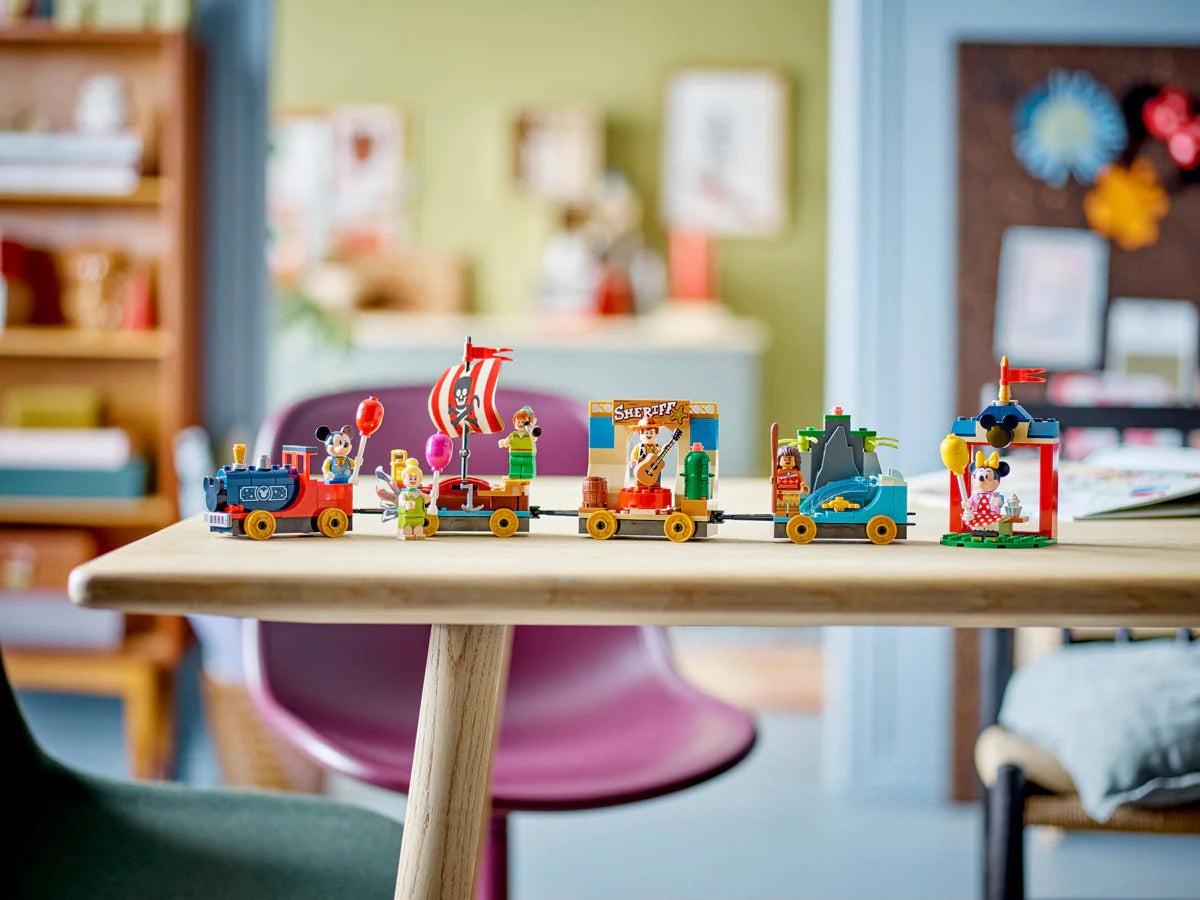 LEGO® Disney - Trenulețul de vacanță Disney 43212, 200 de piese