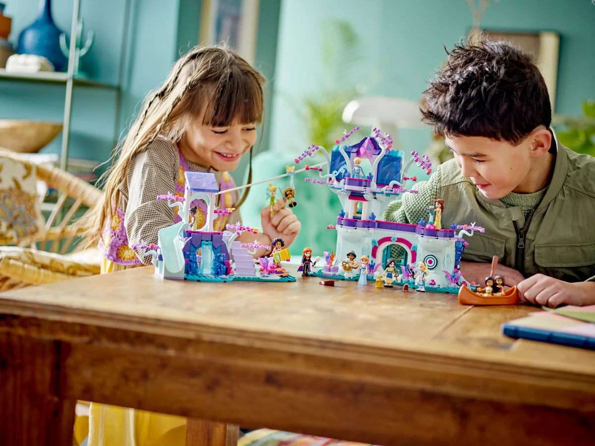 LEGO® Disney Princess - Casa fermecată în copac 43215, 1016 piese