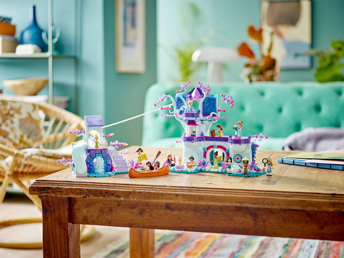 LEGO® Disney Princess - Casa fermecată în copac 43215, 1016 piese