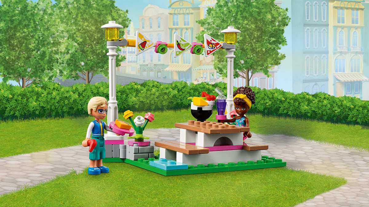 LEGO® Friends - Piața alimentară stradală 41701, 592 de piese