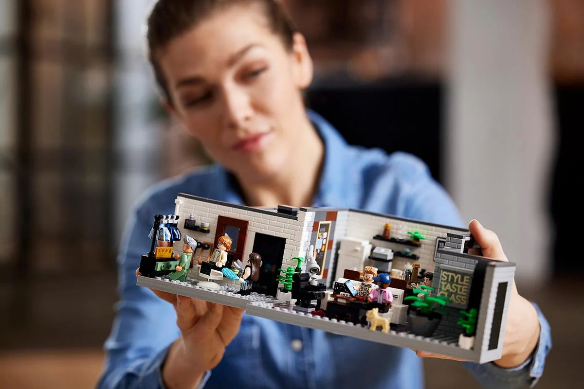 LEGO® Creator Expert - Queer Eye - Loft-ul celor 5 fabuloși 10291, 974 de piese